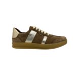 Zapatilla Tabbuso Enna de gamuza avellana con apliques champagne