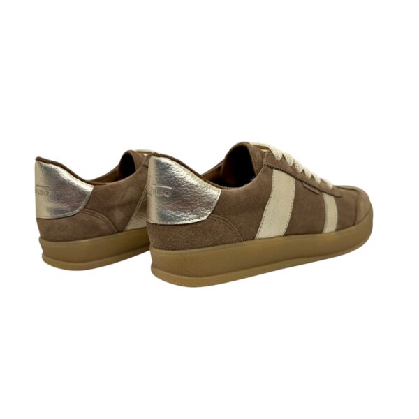 Zapatilla Tabbuso Enna de gamuza avellana con apliques champagne